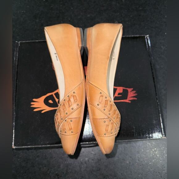 NEW FREEBIRD BRYNN CAMEL TAN SLIP ON GENUINE LEATHER BALLET FLAT SHOES SZ 9 - Picture 6 of 10
